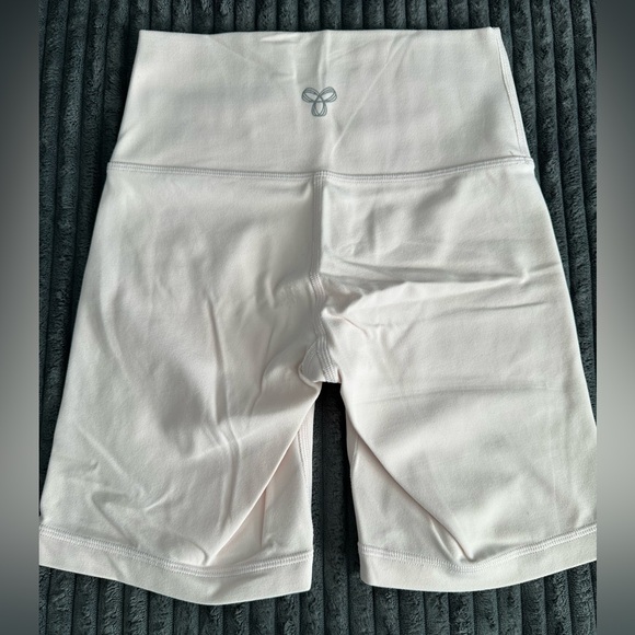 Aritzia TNA Butter High-Rise Bike Shorts - Size XS - Light Pink - EUC - Picture 3 of 5